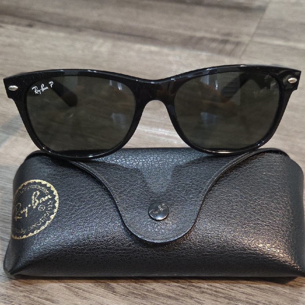 Ray-Ban Classic Wayfarer Black Sunglasses